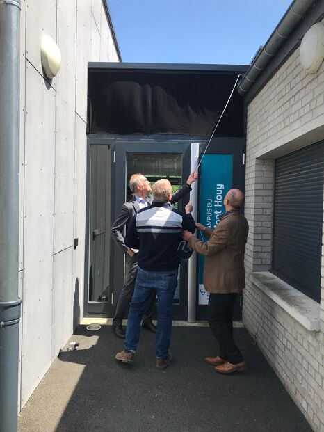 E. Delacourt, A. De La Bourdonnaye et A. Artiba devant le CEBD