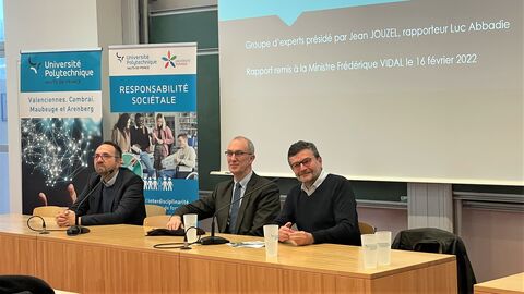 Conférence de Luc Abbadie sur le rapport Jouzel Photographie de Philippe Pudlo, Armel de la Bourdonnaye, Luc Abbadie