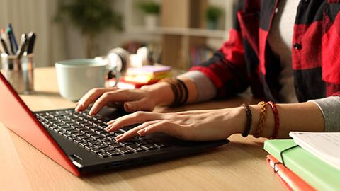 Procédure d’inscription et de candidature - PC Clavier ordinateur