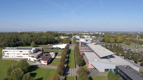 Vue aérienne drone de l'Université Polytechnique Hauts de France Vue aérienne drone de l'Université Polytechnique Hauts de France
