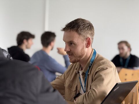 Les anciens étudiants en plein échange Les alumni GMP rencontrent les étudiants de première année