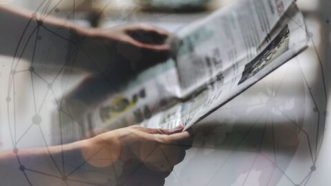 Personne qui lit le journal Personne qui lit le journal