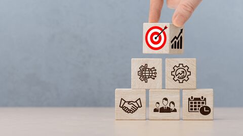 Illustration avec des cubes des relations avec les entreprises Illustration avec des cubes des relations avec les entreprises