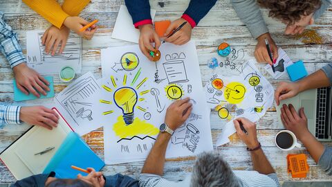 Etudiants de Diplôme étudiant entrepreneur Etudiants de Diplôme étudiant entrepreneur
