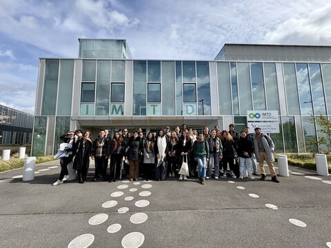 Etudiants du BIP Discovering Research in a European Context devant l'IMTD